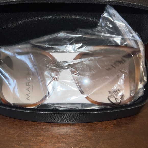 🆕NWT Ferragamo sunglasses 😎 - Picture 7 of 8